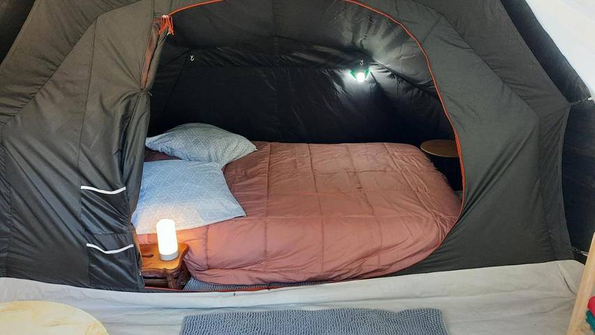 Tente pour 4 personnes, avec vue et piscine ainsi que jardin et terrasse dans les Bouches-du-Rhône - 2