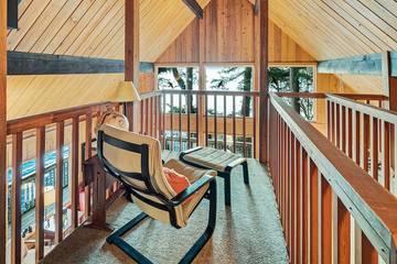 Log Cabin for 6 Guests in Orcas Island, San Juan Islands, Picture 1