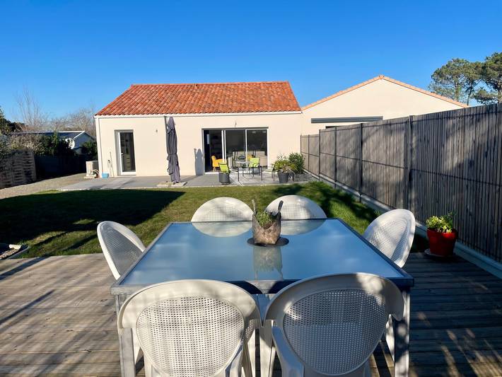 Location de vacances pour 6 personnes, avec Terrasse et Jardin à Brem-sur-Mer - 3