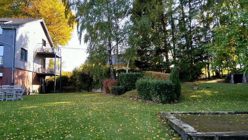 Ferienhaus für 2 Personen, mit Terrasse und Whirlpool sowie Garten und Sauna