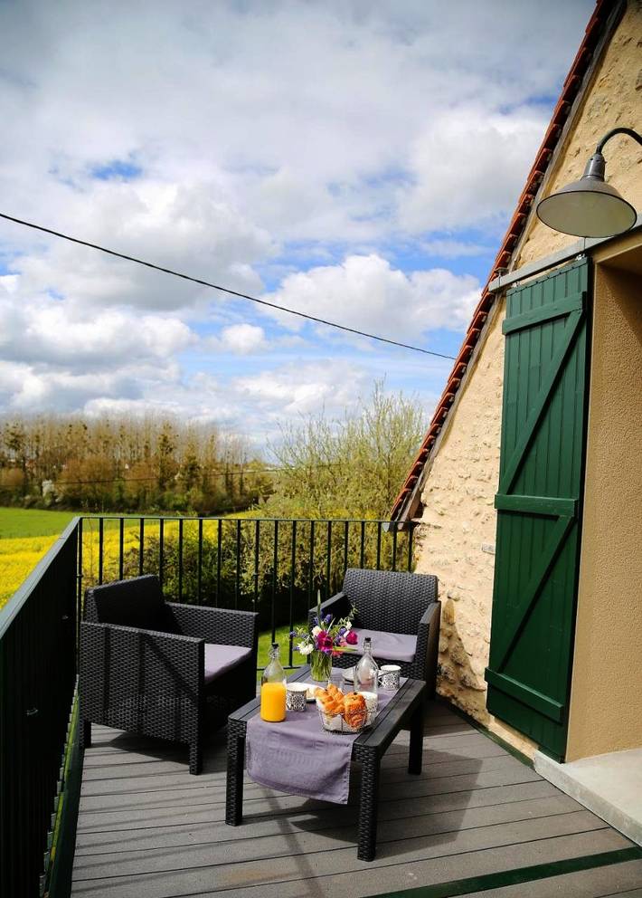 Gîte pour 2 personnes, avec vue ainsi que jardin et terrasse à Écommoy - 3