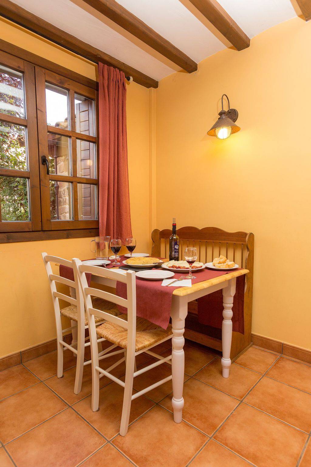 Mit Grill in Fresneda de la Sierra Tirón (kommunhuvudort), Burgos eanangoddi