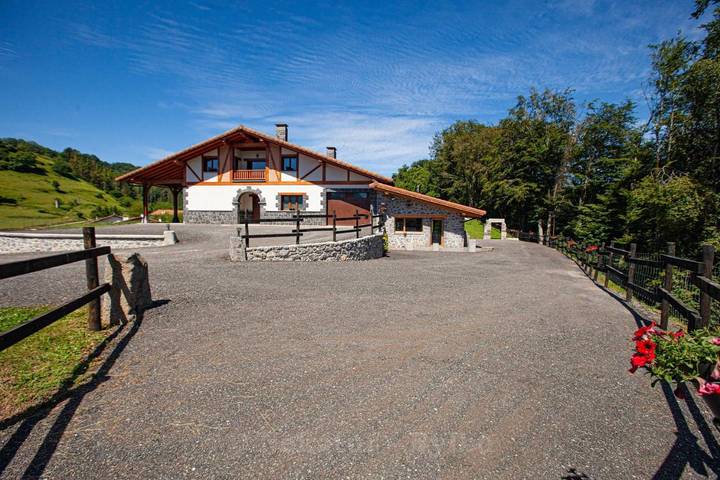 Casa rural para 4 personas, con vistas y jardín en Guipúzcoa