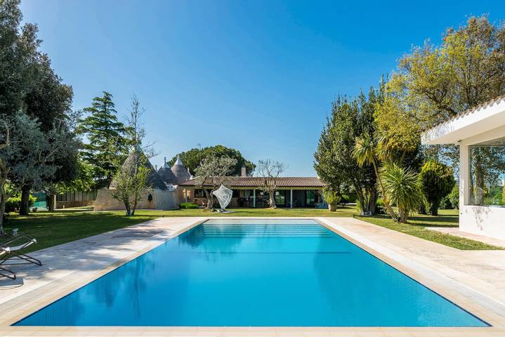 Location de vacances pour 9 personnes, avec piscine à Noci - 2