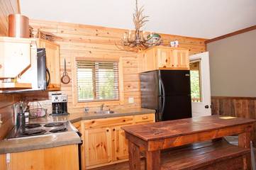 Log Cabin for 3 Guests in Beaver Lake, Carroll County (AR), Picture 2