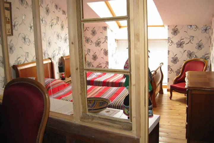 Casa independiente en un pueblo con tiendas etiquetadas 3 estrellas in Sarrey, Alto Marne