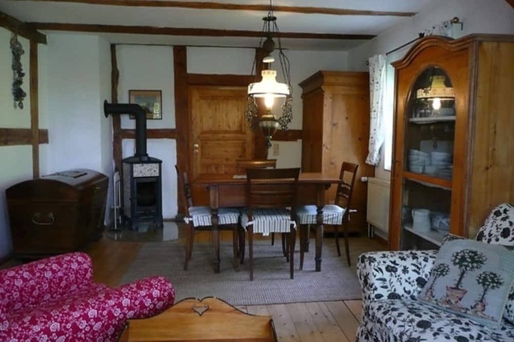 Ganze Wohnung, Seerose 2 Zi Whg im Eg mit Terasse u Kaminofen für max. 4 Pers. in Schaprode, Rügen