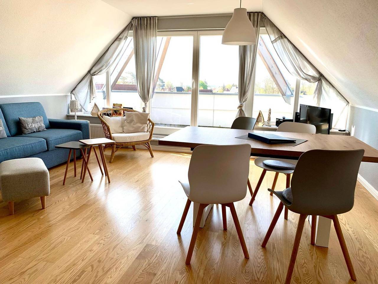 Ganze Wohnung, Modernes Apartment Sonnendeck 23 mit Balkon und idealer Lage in Zingst in Zingst, Fischland - Darß - Zingst