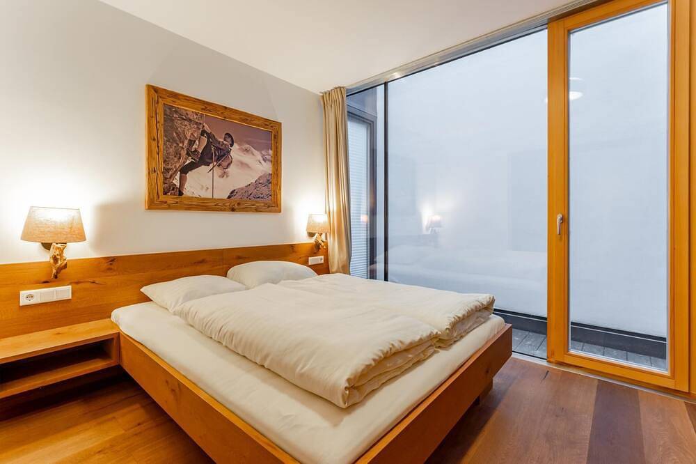 Ganze Wohnung, Stilvolle Ferienwohnung direkt am Skilift in Neukirchen am Großvenediger, Pinzgau