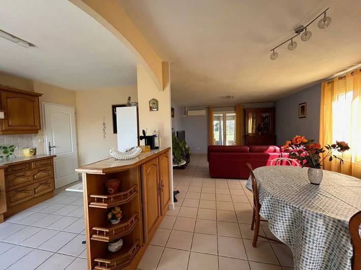 Location de vacances pour 6 personnes, avec terrasse à Gémozac - 4