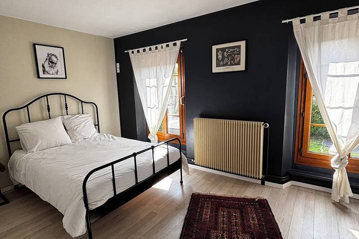 Location de vacances pour 8 personnes, avec piscine ainsi que terrasse et jardin dans Airan - 2