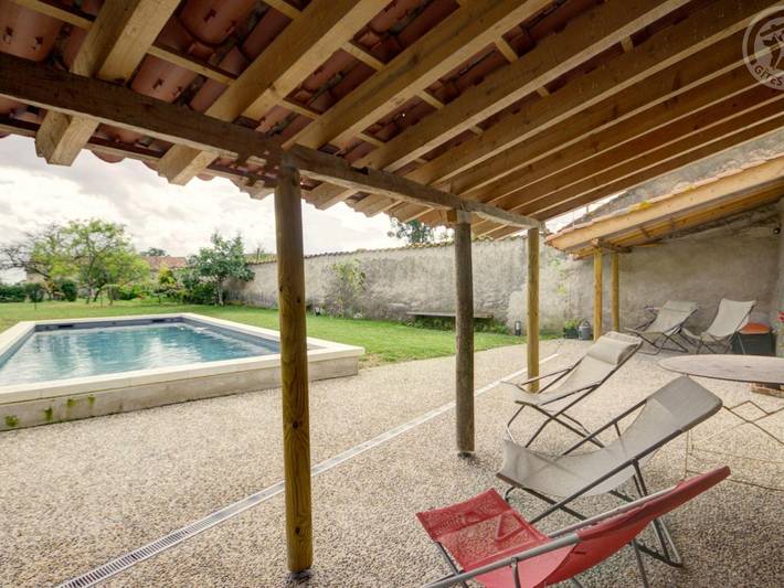 Gîte pour 8 personnes, avec jardin et piscine à Saint-Germain-Laval - 4