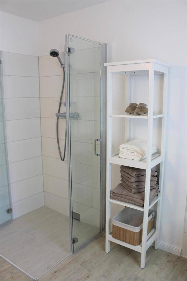 Ferienwohnung für 4 Personen, mit Terrasse und Garten sowie Ausblick in Loquard - 2