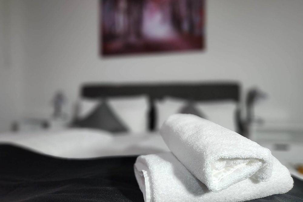 Basic Doppelzimmer mit eigenem Bad in Rastatt, Nordschwarzwald