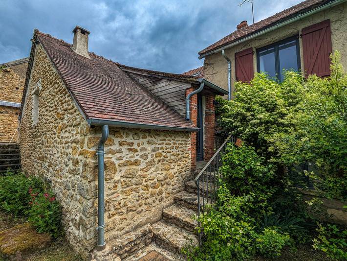 Gîte pour 4 personnes, avec Jardin ainsi que Piscine et Sauna