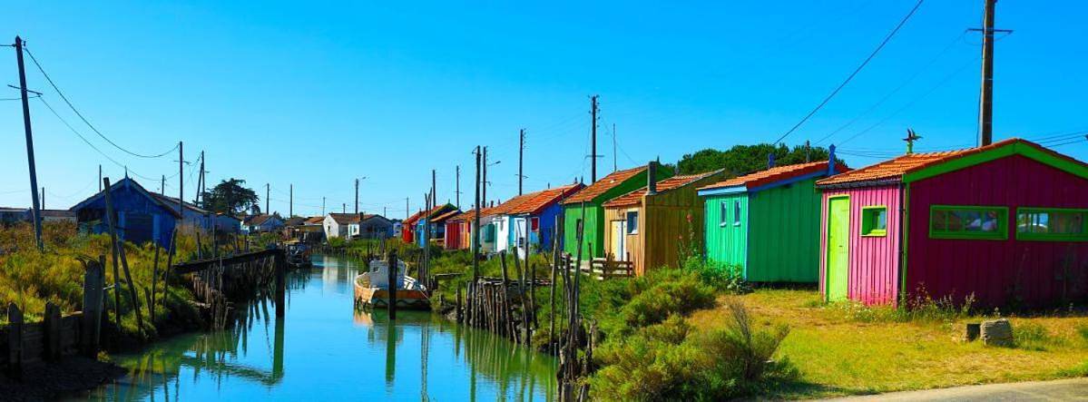 Parc de vacances pour 6 personnes, avec sauna ainsi que jardin et piscine en Charente-Maritime - 2