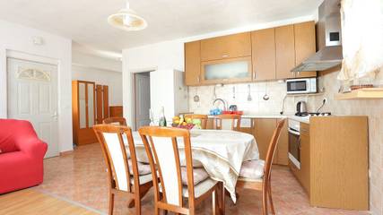 Ferienwohnung für 4 Personen, mit Ausblick in Tucepi