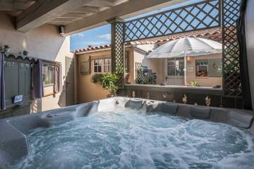 Gîte pour 4 personnes, avec jardin et terrasse ainsi que jacuzzi et sauna dans l' Aude