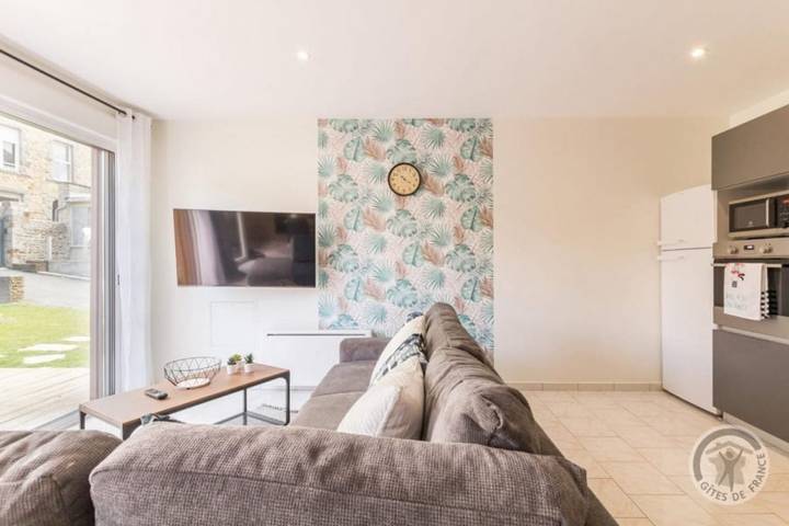 Location de vacances pour 6 personnes, avec piscine et terrasse à Pontorson - 4