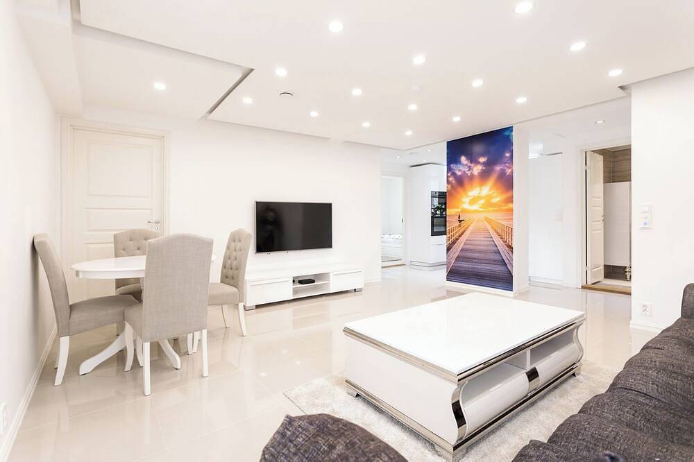 Entire apartment, Charming Stavanger Apartment with Garden and Parking in Stavanger
