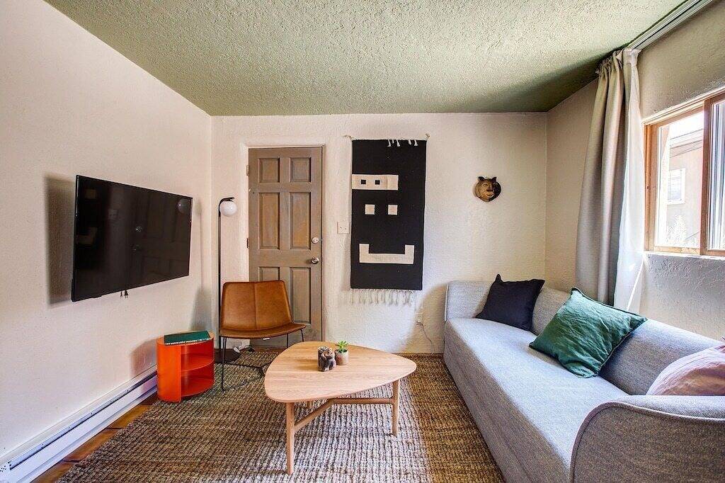 Ganze Wohnung, Modern and Cozy 1B - Heart of Railyard District in Santa Fe, Santa Fe County