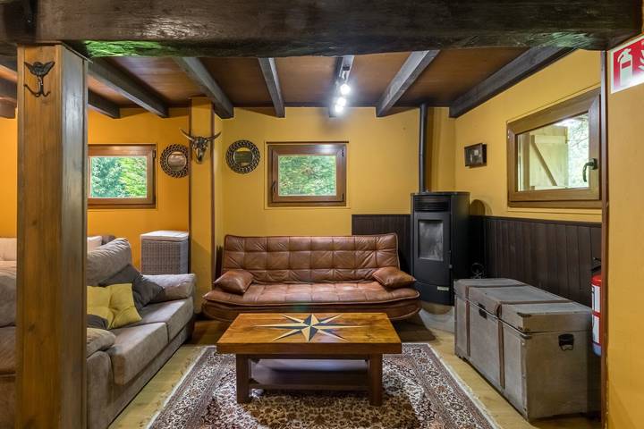 Casa de vacaciones 'Las Rozas' con vistas a la montaña y Wi-Fi in Puente Viesgo, Costa de Cantabria