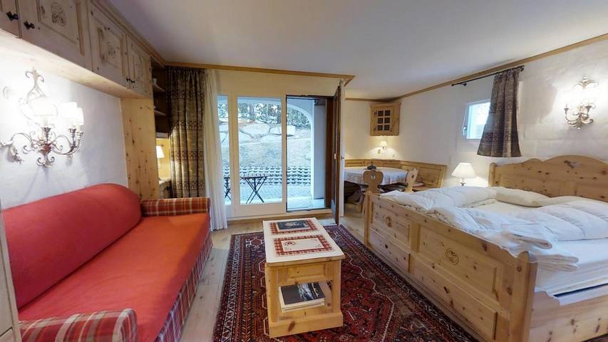 Ferienwohnung für 2 Personen, mit Balkon/Terrasse und Whirlpool sowie Terrasse und Garten
