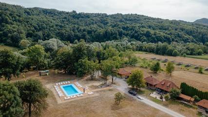 Gîte pour 2 personnes, avec piscine et jardin dans Cluj-Napoca