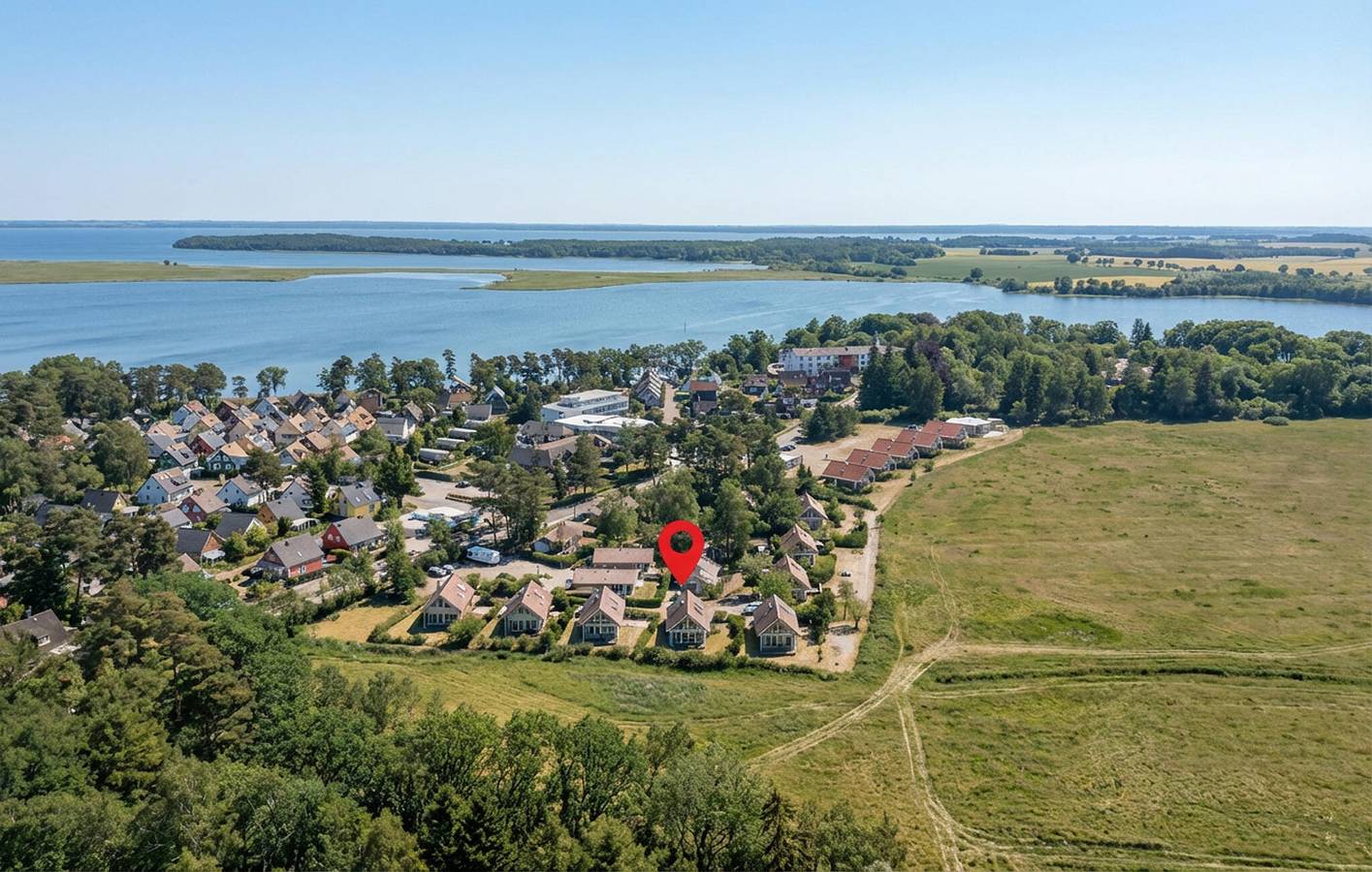 Modernes Strandapartment mit Terrasse und Parkplatz in Röbel, Müritz