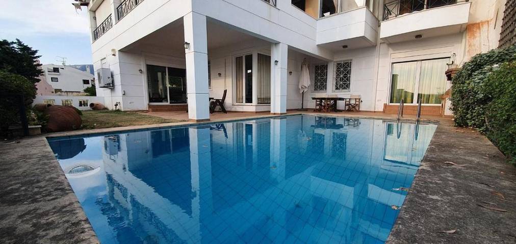 Ferienwohnung für 6 Personen, mit Ausblick und Pool sowie Balkon und Garten - 1