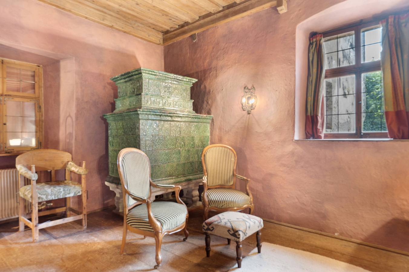 Room 'Zinnenberg Suite 2' with Mountain View, Shared Terrace and Wi-Fi in Berg (Eppan), Eppan an der Weinstraße