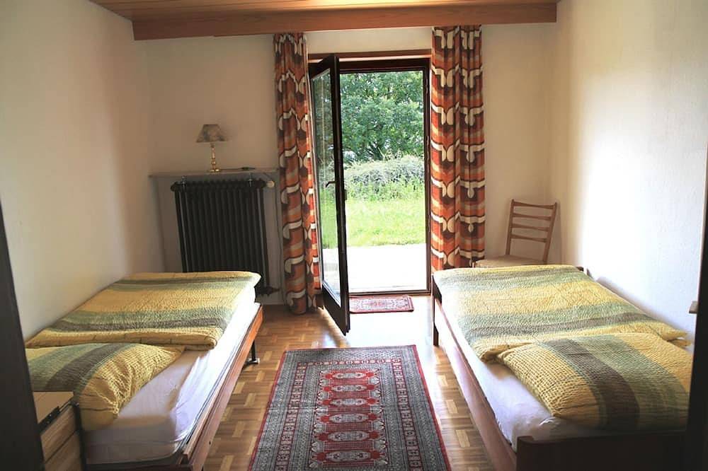 Ganze Wohnung, Haus Luise am Bostalsee, Fewo 2: geräumige Terrasse & Garten in Nohfelden, Bostalsee