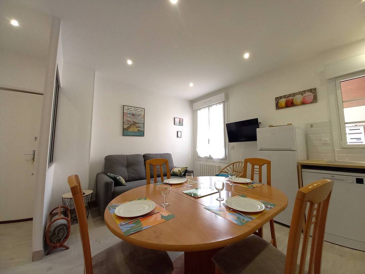 Appartement entier, Royan centre - Plage et Commerces A Pied - Appartement en rez-de-chaussée in Royan, Côte de Beauté