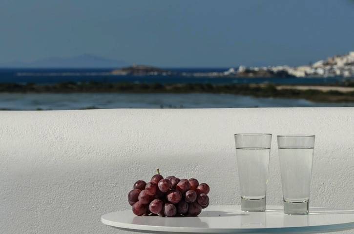 Maison d’hôte pour 2 personnes, avec vue sur le lac ainsi que vue et balcon dans Naxos - 4