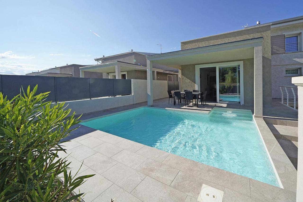 Villa with Private Pool in Sirmione, Prealpi Gardesane