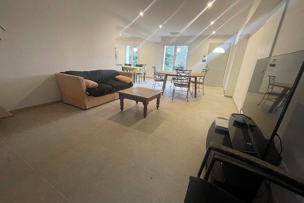 Quiet Villa In Provence With Swimming Pool in Séguret, Vaucluse