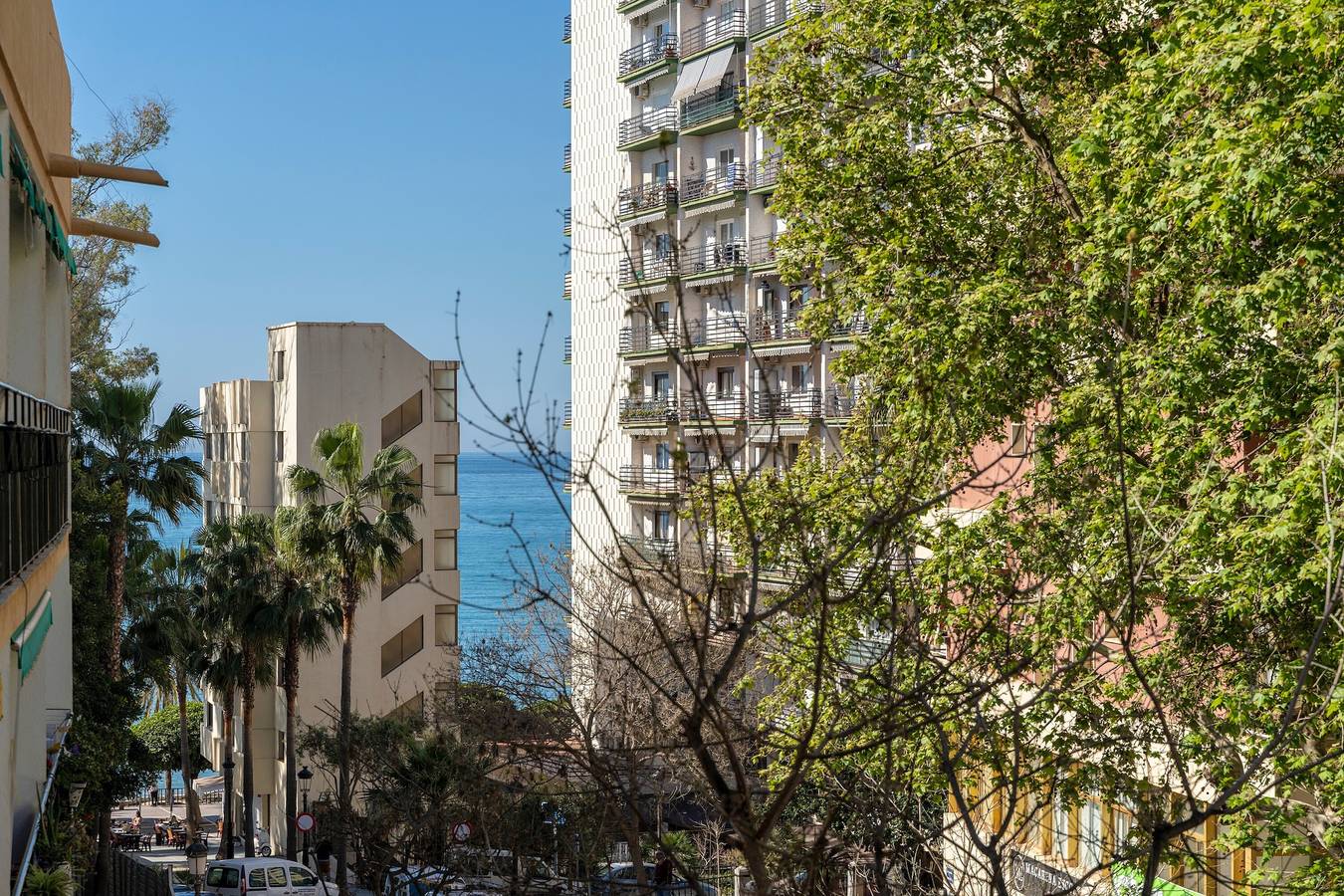 Entire apartment, Apartment 'Modern  Next The Beach' with Private Terrace, Wi-Fi and Air Conditioning in Marbella Centre, Marbella