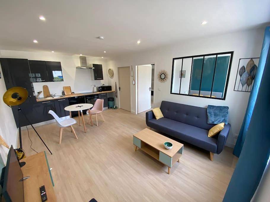 Appartement entier, One-Bedroom Apartment in Saint-Florentin, Région d'Auxerre