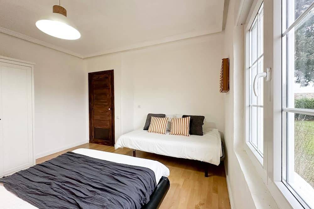 Getaway in Cudillero: House with pool and Bbq just minutes from the beach! in Cudillero, Costa Verde (Spain)