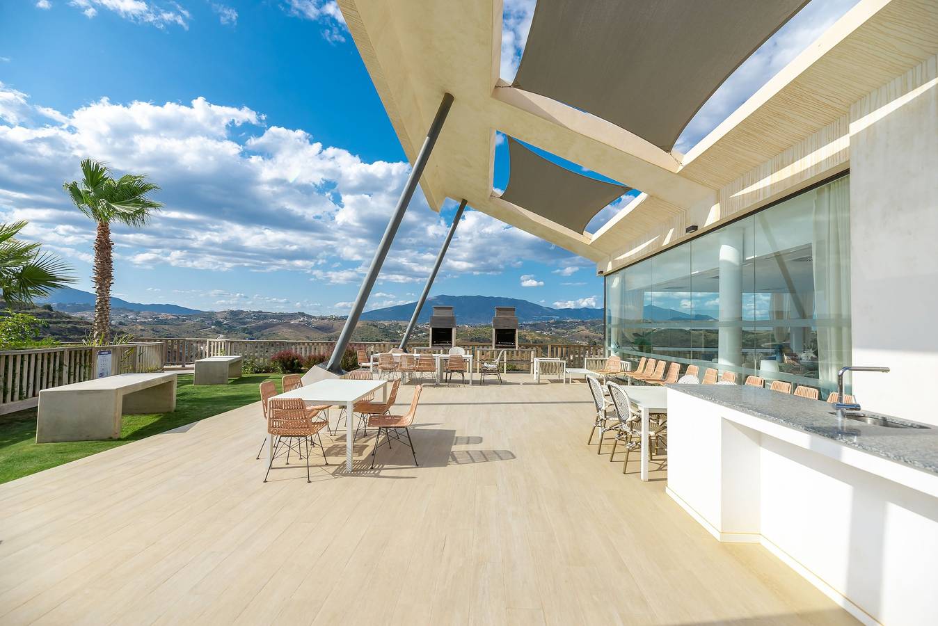 Ganze Wohnung, Ferienwohnung "Luxury Penthouse with Private Pool" mit Meerblick, Gemeinschaftsterrassen und Wlan in La Cala de Mijas, Mijas