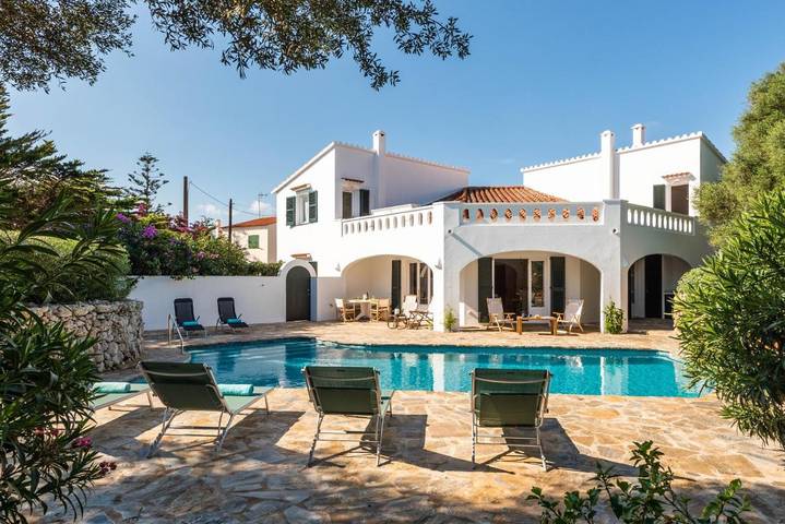 Finca für 8 Personen, mit Terrasse und Garten sowie Pool in Es Castell