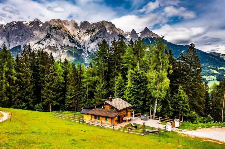 Location de vacances pour 5 personnes, avec vue et sauna ainsi que terrasse et jardin à Werfen - 4