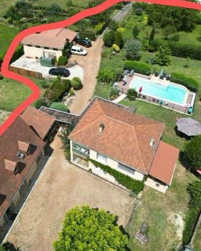 Location de vacances pour 8 personnes, avec piscine ainsi que jardin et vue à Saint-Julien-de-Lampon - 4