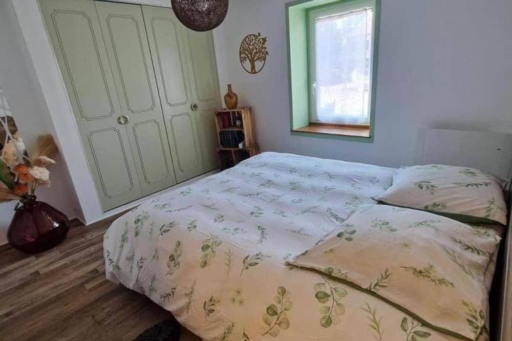 Gîte paisible au cœur de la montagne bourbonnaise, animaux acceptés in Saint-Nicolas-des-Biefs, Région de Vichy