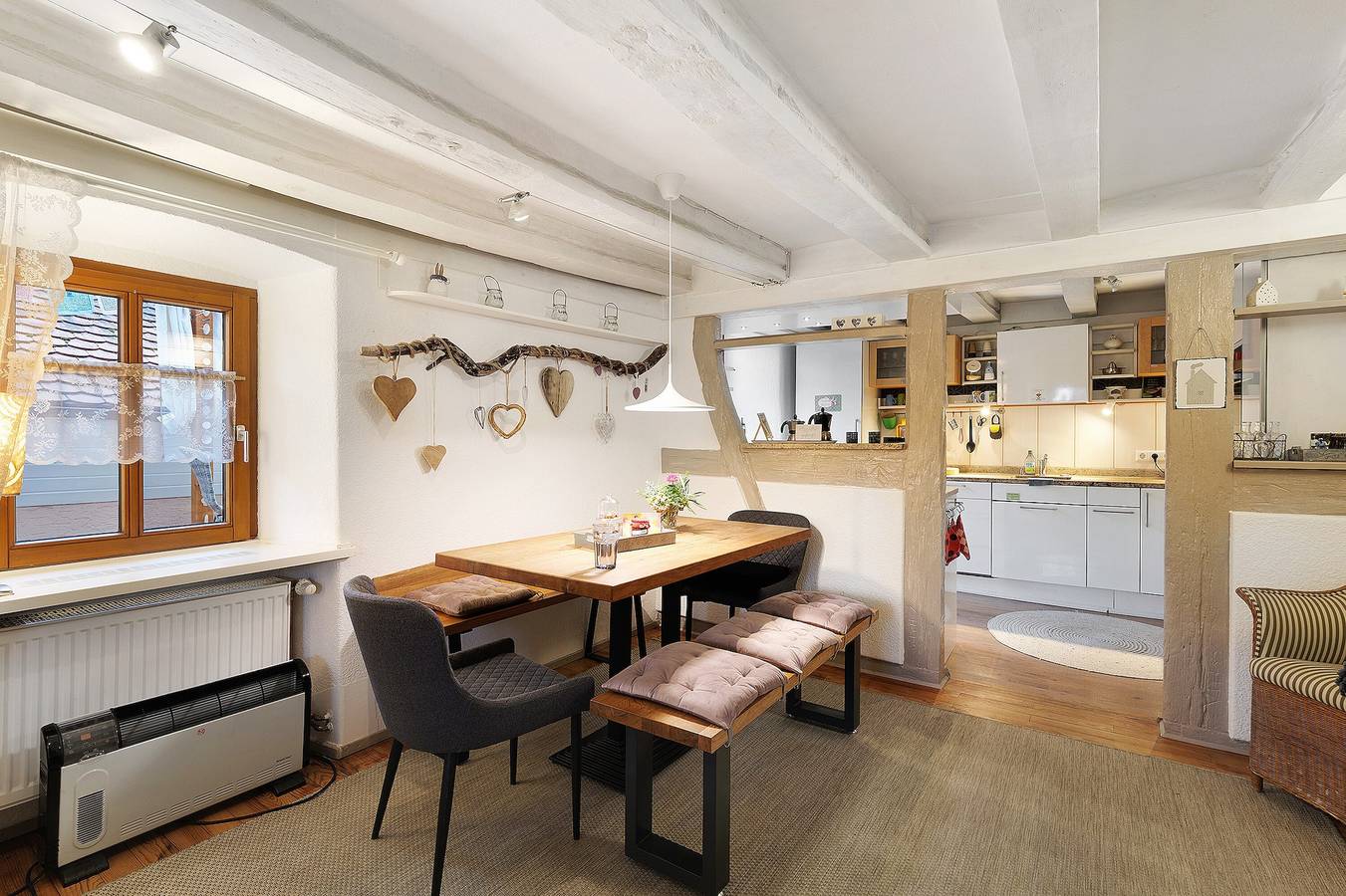 Geheel appartement, Appartement 'Rose Pere' met privéterras en wifi in Sinsheim, Kraichgau