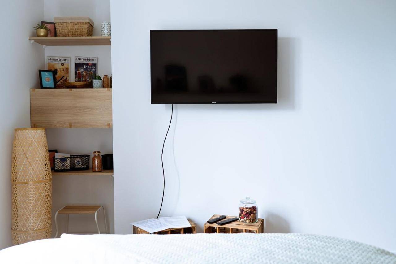 Appartement entier, Superbe studio rénové proche Métro avec garage in Oullins, Lyon et ses environs