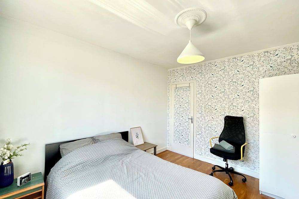 Charmante maison 4 chambres avec jardin, proche commerces et bus in Bruz, Région de Rennes