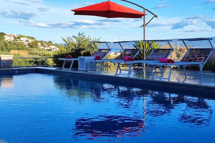 Ferienhaus für 12 Personen, mit Garten und Balkon in Podstrana