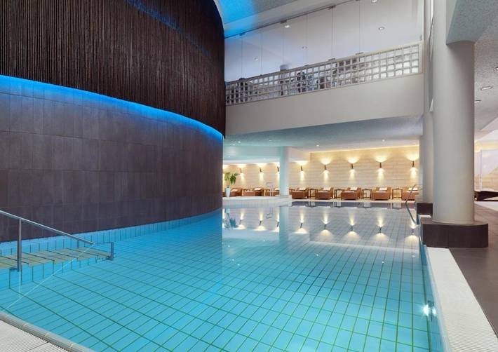 Hotel für 2 Personen, mit Whirlpool und Terrasse sowie Pool und Sauna in Weihnachtsmarkt Stuttgart