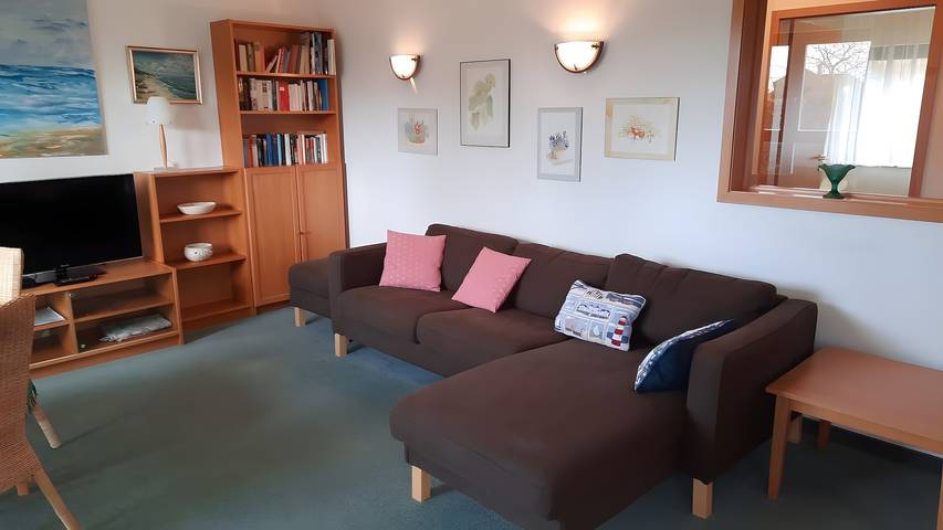 Ganze Wohnung, Apartment „Koserow Seebad, Lindenstraße 18“ mit privater Terrasse, Garten & WLAN in Koserow, Bernsteinbäder